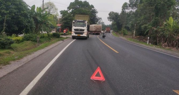 2名司機(jī)受傷！大貨車彎道未減速靠右行駛與北海一大型汽車相撞！